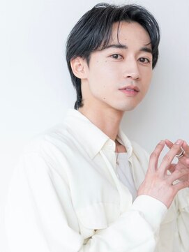 イオ 本厚木(io) 毛流れセンターパートウルフニュアンスパーマメンズカット