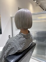 マチルダ(Matilda)&nbsp;ホワイトグレー×ミニボブ