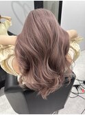 ピンクベージュ