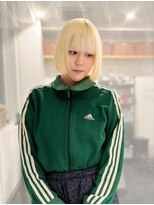 ナナ(NANA)&nbsp;ホワイト/ブロンド/ブリーチ/カラー/抜きっぱなし/ボブカット