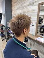 ヘアーズ ベリー 阪急桂店(hairs BERRY) ミルクティーベージュ×刈り上げスパイキーショート