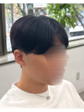 フイ 新宿3丁目(Hui) フェザーパーマ/グレーブルーカラー／刈り上げショートパンク