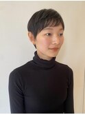 耳出しベリーショート