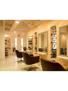 お手頃価格ながら高いカット技術で大人気☆お得なクーポン多数掲載！いつでもキレイが叶うサロンです♪