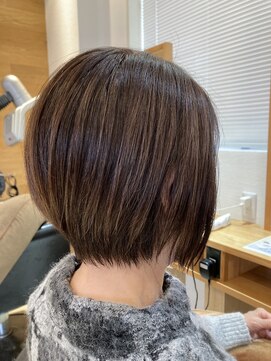 ショートボブ