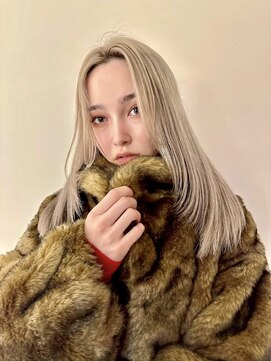 ヒビヲ 天神警固(HIBIO) レイヤーカットケアブリーチダブルカラーミルクティーベージュ