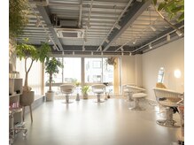 ネバーバイリンクス(NEVAR by LINKTH)の雰囲気（落ち着いた空間で丁寧にカウンセリングします）