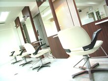 上品で清楚な店内は、どこまでも落ち着ける自慢の空間