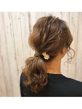 ヘアーアトリエ アンル(hair atelier anle) カジュアルポニー