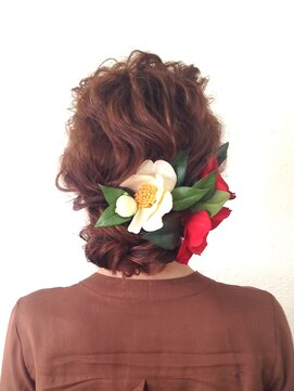 モク 神戸元町店(MOK) 椿とまとめ髪