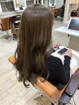 ジーナ 新宿(Zina) ナチュラルハイライト【ジーナ新宿　岩本　多矢】