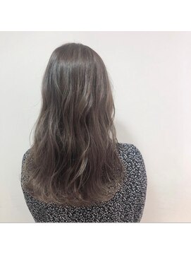 ジーナ セントラル銀座(Zina) 小顔オリーブカラーボブルフハイライトカラークールショート