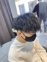 アイズ 海老名(AIZU)&nbsp;ツイストスパイラルパーマ波巻きスパイラルパーマメンズマッシュ