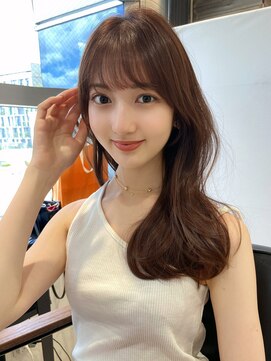 アイヴィ 表参道(IVY) ツヤ髪ラベンダーカラー 小顔見せ韓国ヘア 流れる顔まわりカット