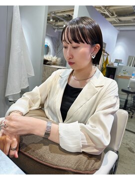 ロスタークラス(ROSTAR class) ピタッとおさまる切りっぱなしボブ