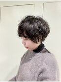 ショートヘアに馴染むパーマスタイル