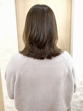 エレノア 渋谷公園通り店(Eleanor) 透明感ベージュカラー ミディアムウルフスタイル