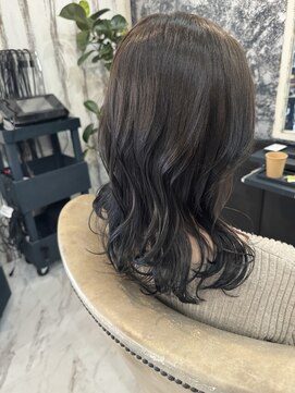 ニーゼロゼロナナ(2007) オリーブグレージュ