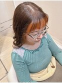 インナーカラー短め前髪デザインカラーふんわりカールアラフォー