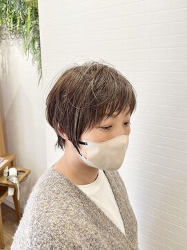 グリーンズ(Greens) ハイライト/ショートスタイル/刈り上げショート/細めハイライト