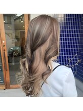 ブリーチハイライト×インナーピンクベージュ♪【吹田/千里山/関大前/ハイライト/ブリーチ/学割U24】