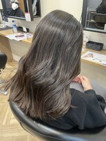 アルター(aL ter)&nbsp;【グレージュ×ロング】黒髪/ボブルフ/ネビージュ/鎌取/林愛華