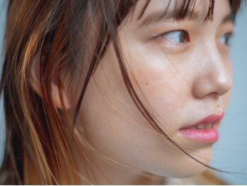シーア(ciia)の写真/ケアブリーチでダメージレスにツヤのある透明感カラーに！徹底したヘアケアで理想の色と柔らかい質感◎