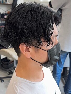 フゥ 宇都宮(FeU) メンズ波巻きスパイラルパーマシャドウパーマツイストパーマ緩め