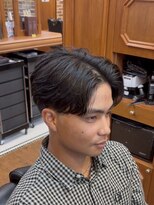 ミリオンバックス 神田店(Million Bucks)&nbsp;センターパート/テーパーフェード/メンズカット/メンズ