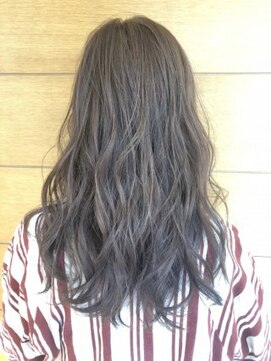 ネオリーブエム(Neolive em;) ベージュ×ハイライト