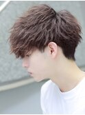 横顔が決まる前下がりマッシュ