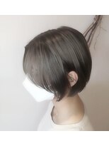 カップオブティー(Cup of Tea)&nbsp;おしゃれ女子必見　ショートボブ×透明感オリーブグレー