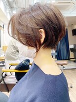 アヴァロン(AVALON)&nbsp;愛され大人ショートボブ・前髪長め・アッシュベージュ【BISA】