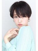 暗髪マッシュショート