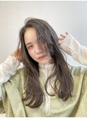 顔まわりレイヤーのロングスタイル