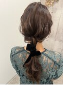 20代30代40代♪大人可愛いブラウンカラーゆるふわローポニー