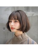 ショートボブ　小顔　ナチュラル