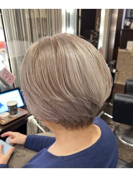 ネイトル(naitre) 仁　明るいミセスボブ