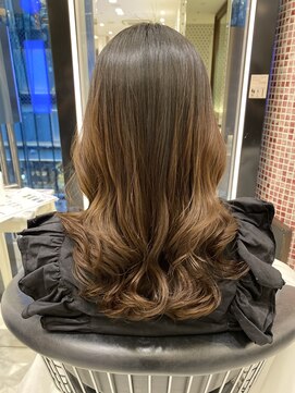 アピッシュ ギンザ(apish ginza) tomoセミロングパーマ/コテ巻きパーマ/デジタルパーマ/下め