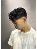 フジヤマバーバーショップ アジト(FUJIYAMA BARBER SHOP ajito)&nbsp;テーパーフェード×センターパート