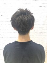 ミーティア バイ クアトロ(Meteor By QUATRO) 束感重視のメンズ刈り上げスタイル