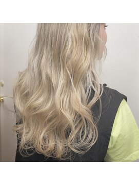 ディーボーイ 下通本店(D-BOY) white blond♪