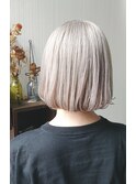 ボブ×ケアブリーチ×ホワイトベージュ