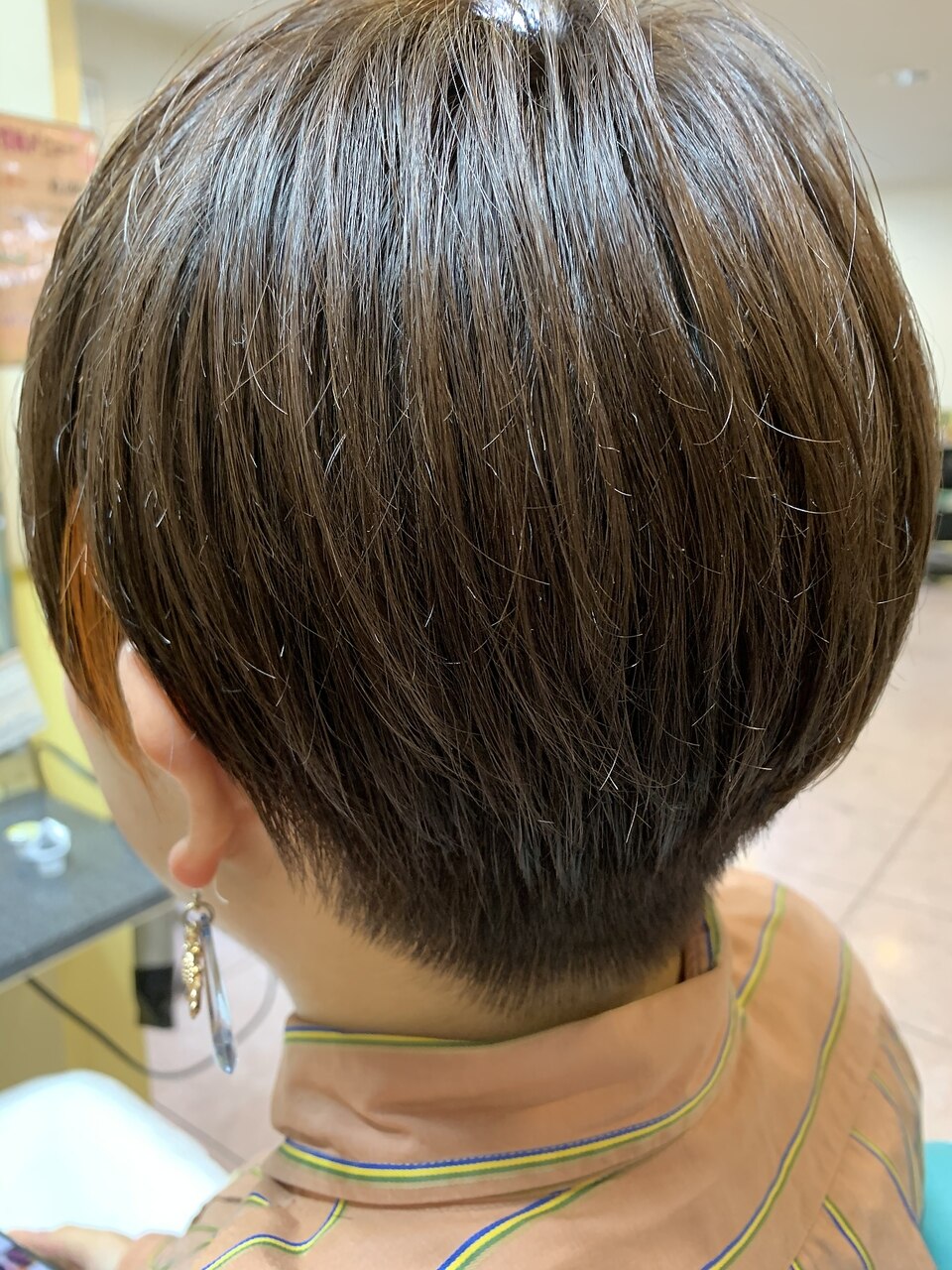 オレンジインナーカラー×刈り上げマッシュショート：L092074660｜美容