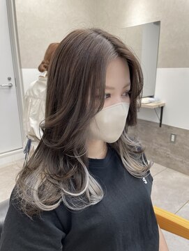 ジゼル 博多筑紫口店(GiseL) ホワイトインナーカラー【博多駅筑紫口】@halu_the_world