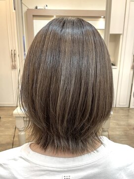 アルターリール(aL ter Rire) 黒髪/グレーベージュ/レイヤーロング/前髪パーマ /中村郁未