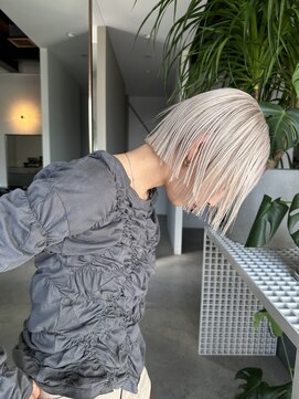 シアター(CIARTOR) ホワイト/タッセルボブ