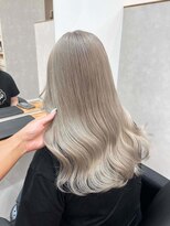 ワク 藤沢店(waku)&nbsp;ホワイトシルバー　ブリーチ　ハイトーン