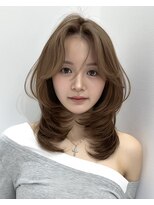 ミユーズシブヤフラッグ(Miyu’s Shibuya Flag)&nbsp;顔周りミディアムレイヤーカットハッシュカット韓国ボブ