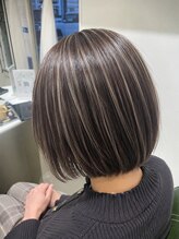 ミント(minto)&nbsp;ハイライト/グレージュ/切りっぱなしボブ